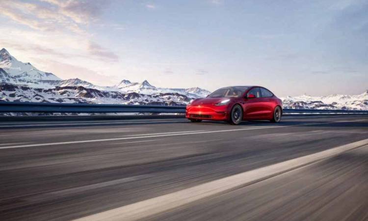 Tesla FSD Yazılımı ABD’de Güvenlik İncelemesinde